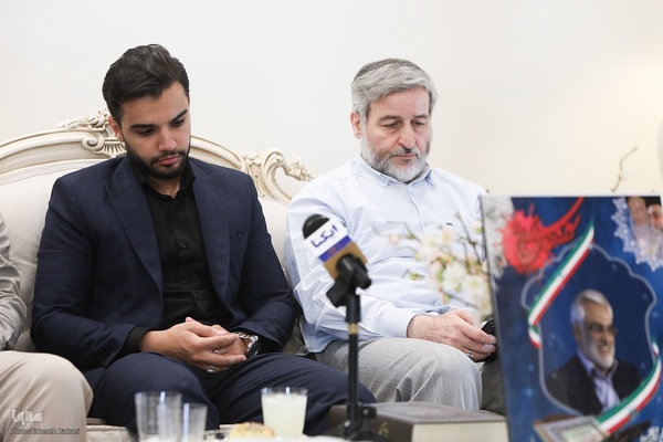 دیدار جامعه قرآنی با خانواده شهید طهرانچی