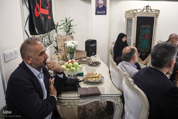 دیدار جامعه قرآنی با خانواده شهید طهرانچی