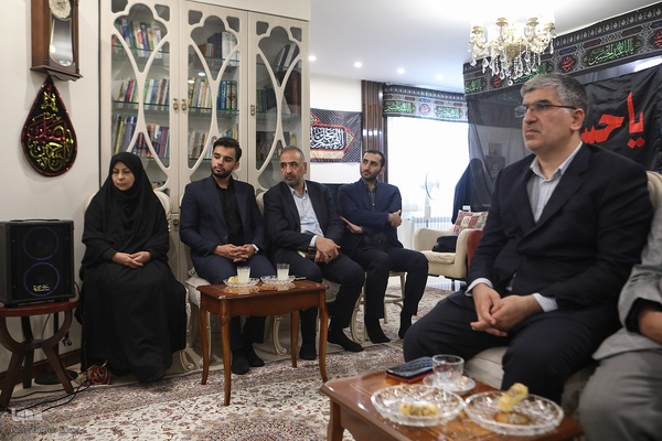 دیدار جامعه قرآنی با خانواده شهید طهرانچی