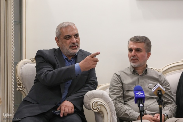 دیدار جامعه قرآنی با خانواده شهید طهرانچی