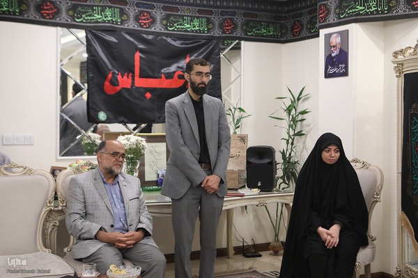 دیدار جامعه قرآنی با خانواده شهید طهرانچی