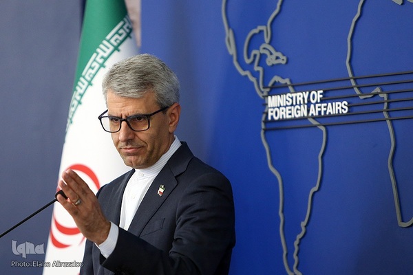 نشست خبری سخنگوی وزارت خارجه با حضور عراقچی