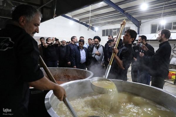 بازدید مسئولان حج و زیارت از خدمات به زائران در مسیر مشایه و کربلای معلی