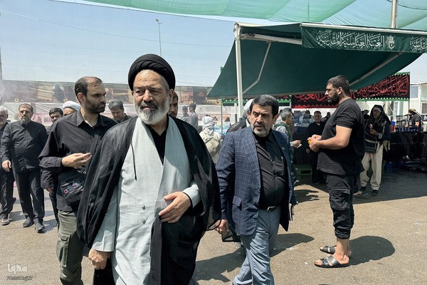 بازدید مسئولان حج و زیارت از خدمات به زائران در مسیر مشایه و کربلای معلی