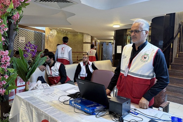 بازدید مسئولان حج و زیارت از خدمات به زائران در مسیر مشایه و کربلای معلی