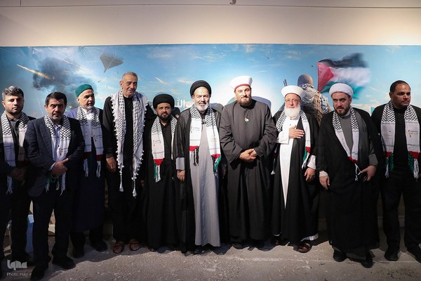 استقبال فلسطینی‌ها از نماینده رهبر انقلاب در موکب الاقصی