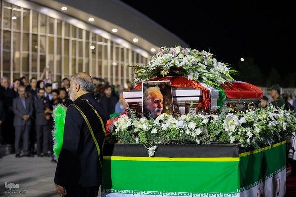 مراسم استقبال از پیکر استاد محمود فرشچیان در اصفهان