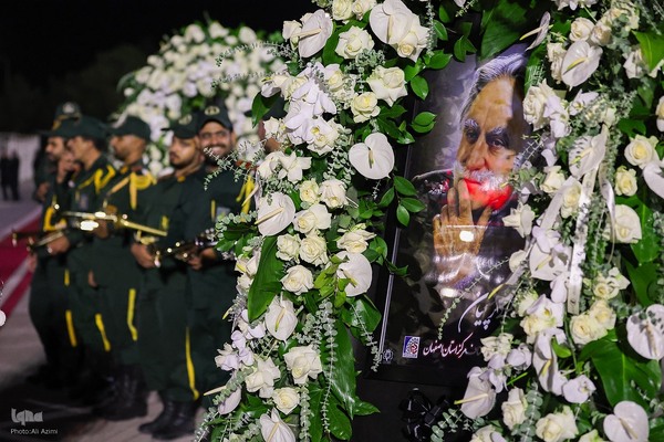 مراسم استقبال از پیکر استاد محمود فرشچیان در اصفهان