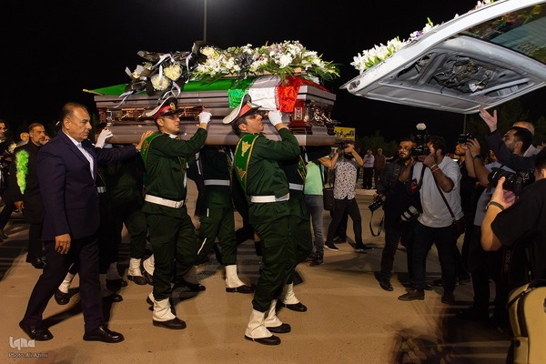 مراسم استقبال از پیکر استاد محمود فرشچیان در اصفهان