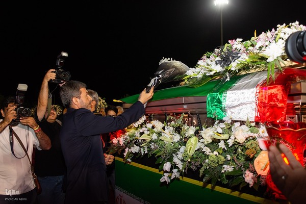 مراسم استقبال از پیکر استاد محمود فرشچیان در اصفهان