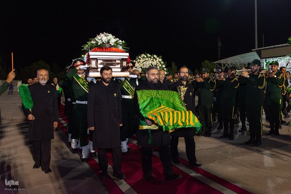 مراسم استقبال از پیکر استاد محمود فرشچیان در اصفهان