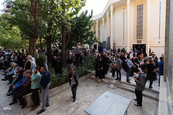 بدرقه پیکر استاد فرشچیان به خانه ابدی