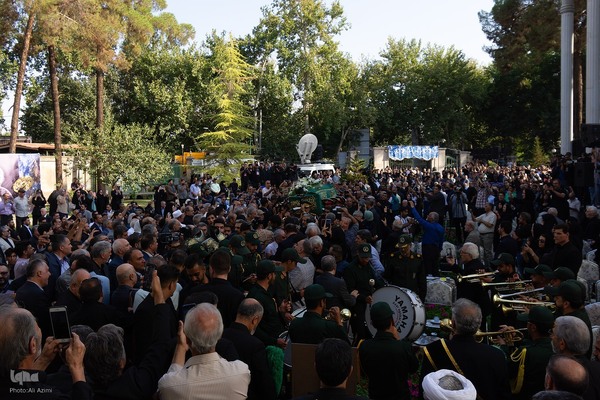 بدرقه پیکر استاد فرشچیان به خانه ابدی