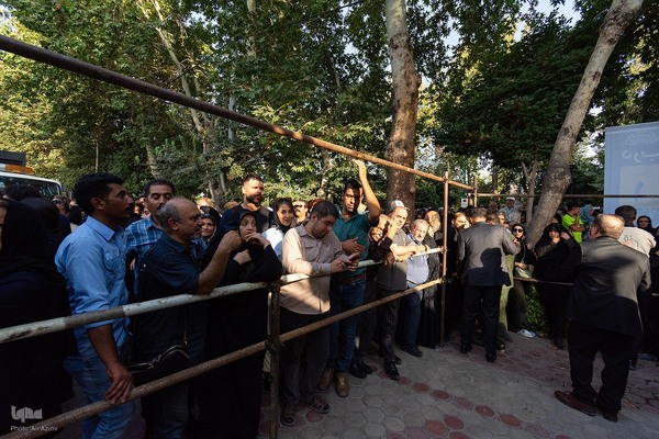 بدرقه پیکر استاد فرشچیان به خانه ابدی