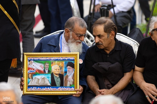 بدرقه پیکر استاد فرشچیان به خانه ابدی