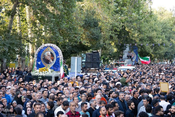 بدرقه پیکر استاد فرشچیان به خانه ابدی