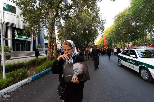 بدرقه پیکر استاد فرشچیان به خانه ابدی