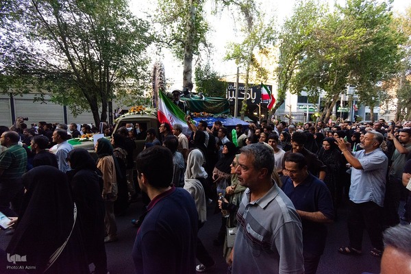 بدرقه پیکر استاد فرشچیان به خانه ابدی