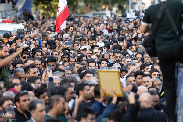 بدرقه پیکر استاد فرشچیان به خانه ابدی