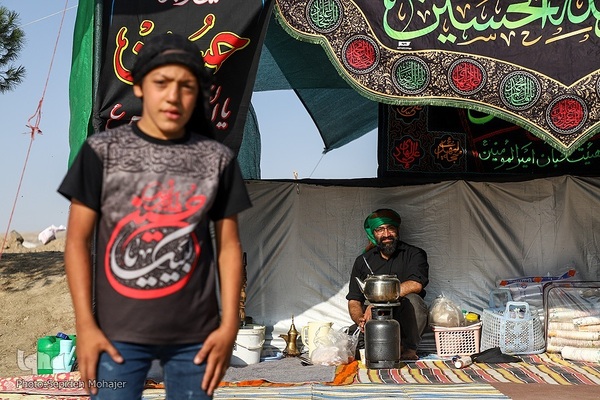 زائران پیاده امام رضا(ع)