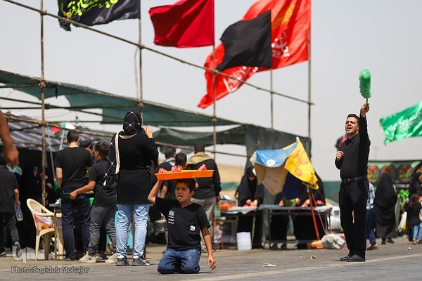 زائران پیاده امام رضا(ع)