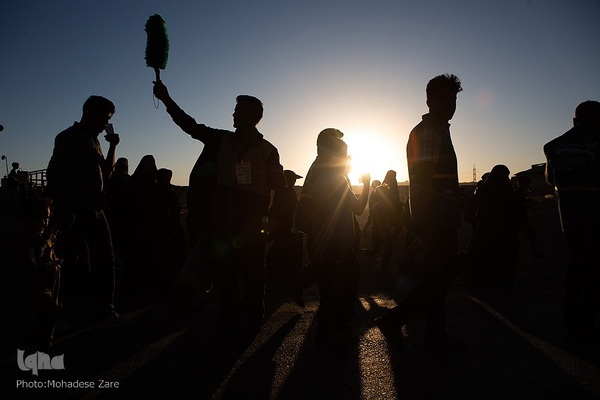 زائران پیاده امام رضا(ع)