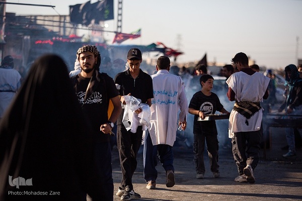 زائران پیاده امام رضا(ع)