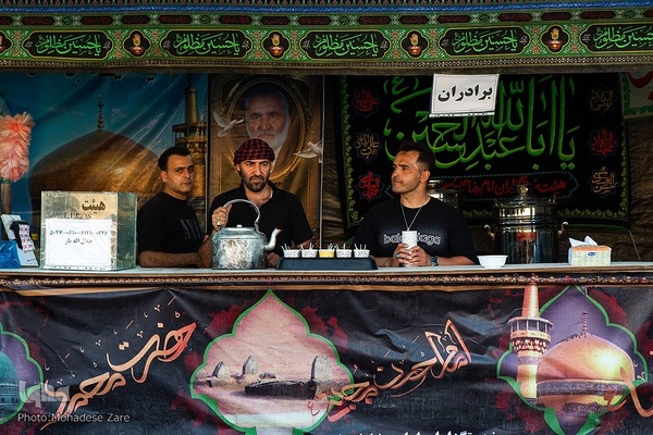 زائران پیاده امام رضا(ع)