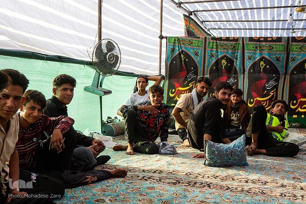 زائران پیاده امام رضا(ع)