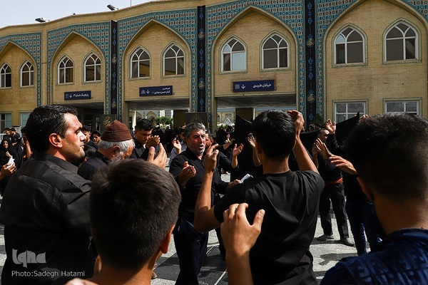 عزاداری شب شهادت امام رضا(ع) در مشهد