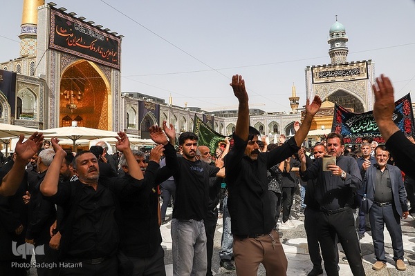 عزاداری شب شهادت امام رضا(ع) در مشهد