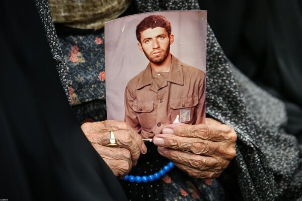 دیدار هزاران نفر از اقشار مختلف مردم در سالروز شهادت امام رضا(ع) با رهبر معظم انقلاب