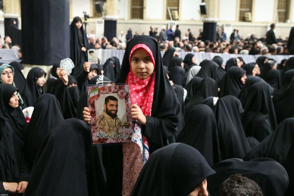 دیدار هزاران نفر از اقشار مختلف مردم در سالروز شهادت امام رضا(ع) با رهبر معظم انقلاب