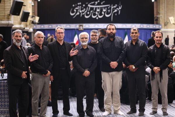 دیدار هزاران نفر از اقشار مختلف مردم در سالروز شهادت امام رضا(ع) با رهبر معظم انقلاب