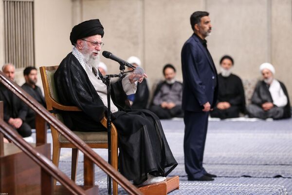 دیدار هزاران نفر از اقشار مختلف مردم در سالروز شهادت امام رضا(ع) با رهبر معظم انقلاب