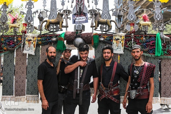 دل‌های عاشق در ماتم علی بن موسی الرضا(ع)