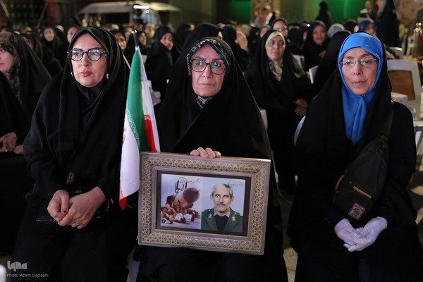 تقریظ رهبر معظم انقلاب بر کتاب «پاسیاد پسر خاک»