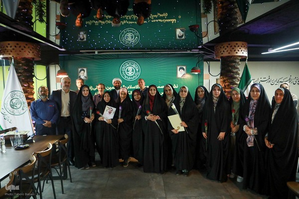 نشست صمیمی رئیس سازمان دارالقرآن با اهالی رسانه