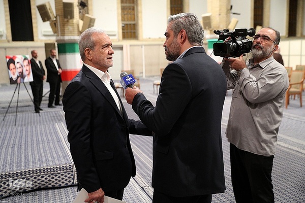 دیدار رئیس جمهور و هیئت وزیران با رهبر معظم انقلاب