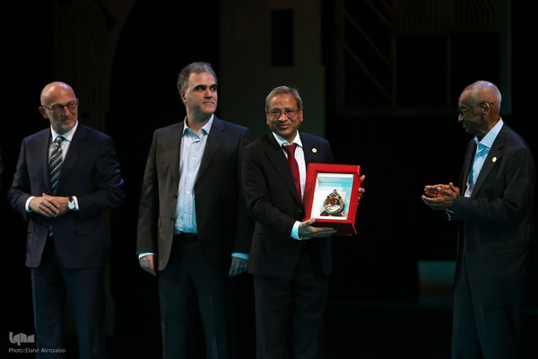 آیین اهدای مدال و جایزه مصطفی (ص)