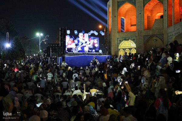 ویژه‌برنامه «امت ماه» در اصفهان