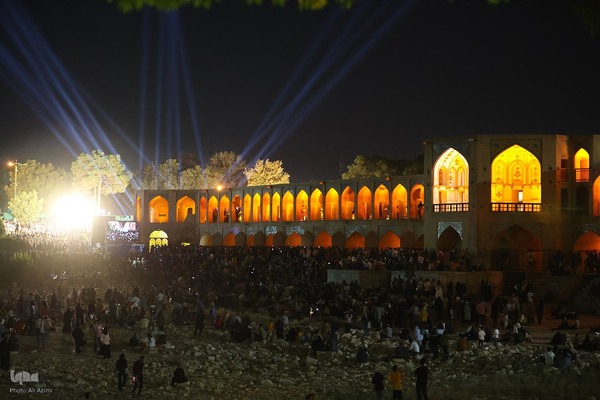 ویژه‌برنامه «امت ماه» در اصفهان