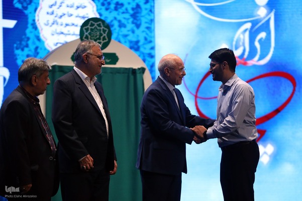 رونمایی از مجموعه ۳۰ جلدی «استعمارشناسی ایرانی»