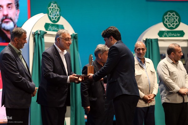 رونمایی از مجموعه ۳۰ جلدی «استعمارشناسی ایرانی»