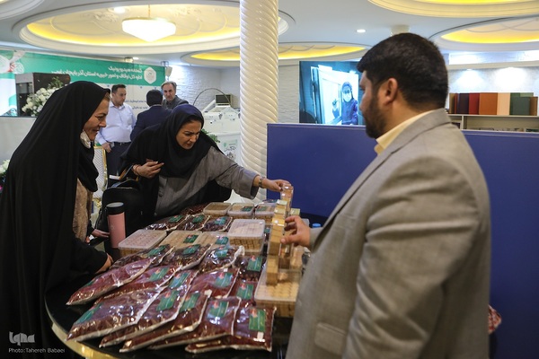 همایش ملی تجلیل از نام‌آوران علم و وقف