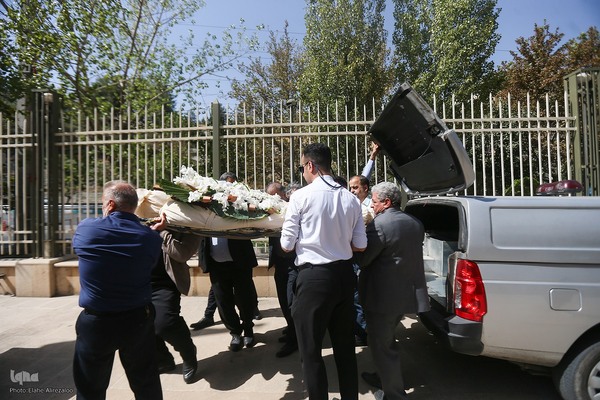 وداع با پیکر سیروس پرهام