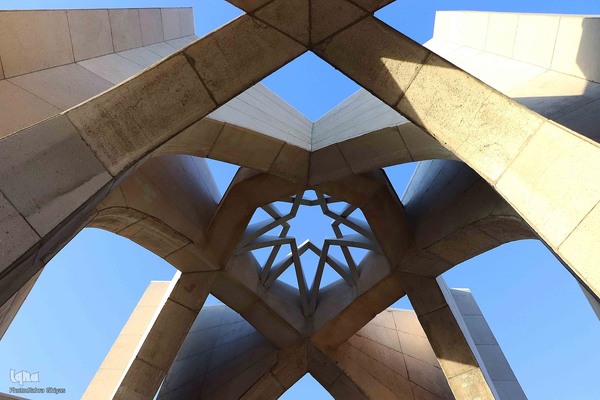 به یاد شهریار شیرین سخن