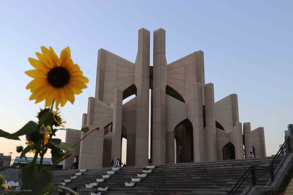 به یاد شهریار شیرین سخن