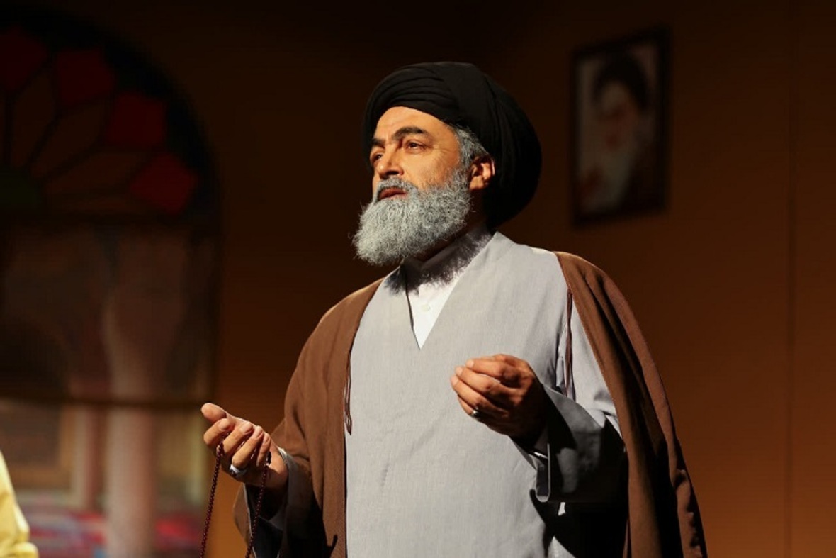 تماشای نمایش «جمعه‌ای که تعطیل نبود» توسط امام جمعه تبریز