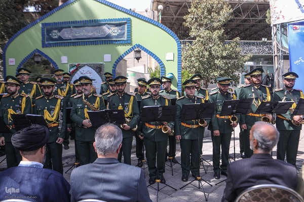 آئین ادای احترام و عطر افشانی مزار شهدای گمنام دانشگاه تهران